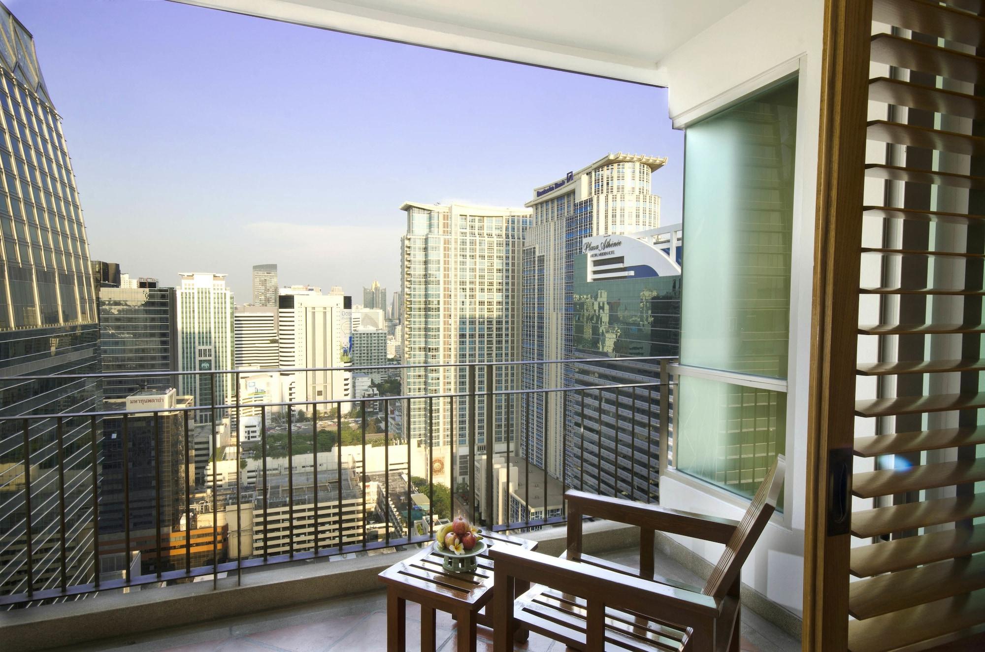 Grande Centre Point Ploenchit Ξενοδοχείο Μπανγκόκ Εξωτερικό φωτογραφία View from the balcony of a typical apartment